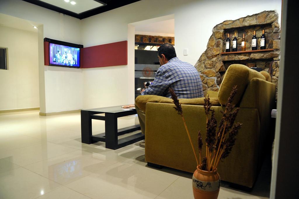 Hotel Pucara Y Rent A Car La Rioja Zewnętrze zdjęcie